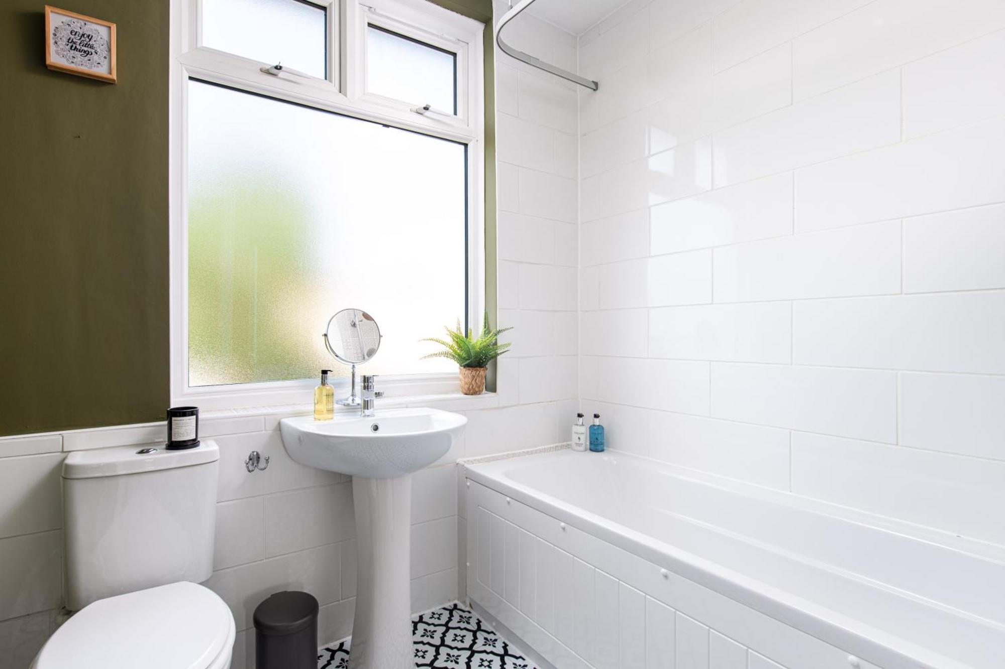Charming Family Home With Stoves, Garden & Parking Bristol Buitenkant foto